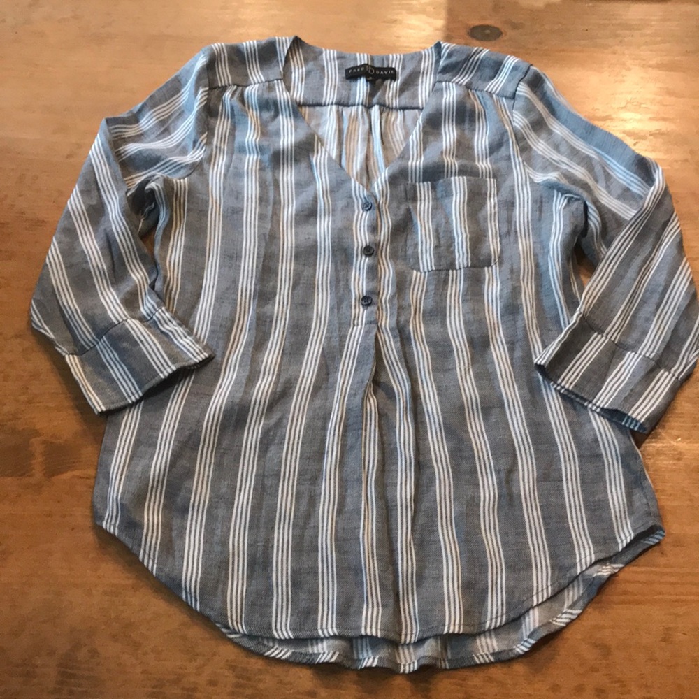 Fred David small shirt w 3/4 length sleeves front button, a pocket. Good cond.
